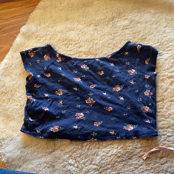Small, flower print blue tee - Picture 2 of 2